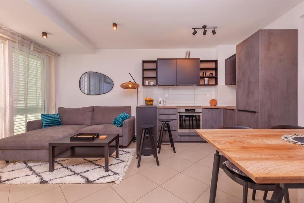 Stylish Two Bedroom Apartment&Garage Parking Place 杜布罗夫尼克 外观 照片